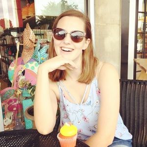 Meet your Posher, Nina